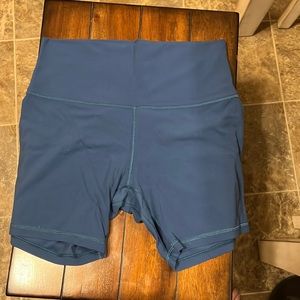 Lululemon align. Size 10 length 6 inches high rise
